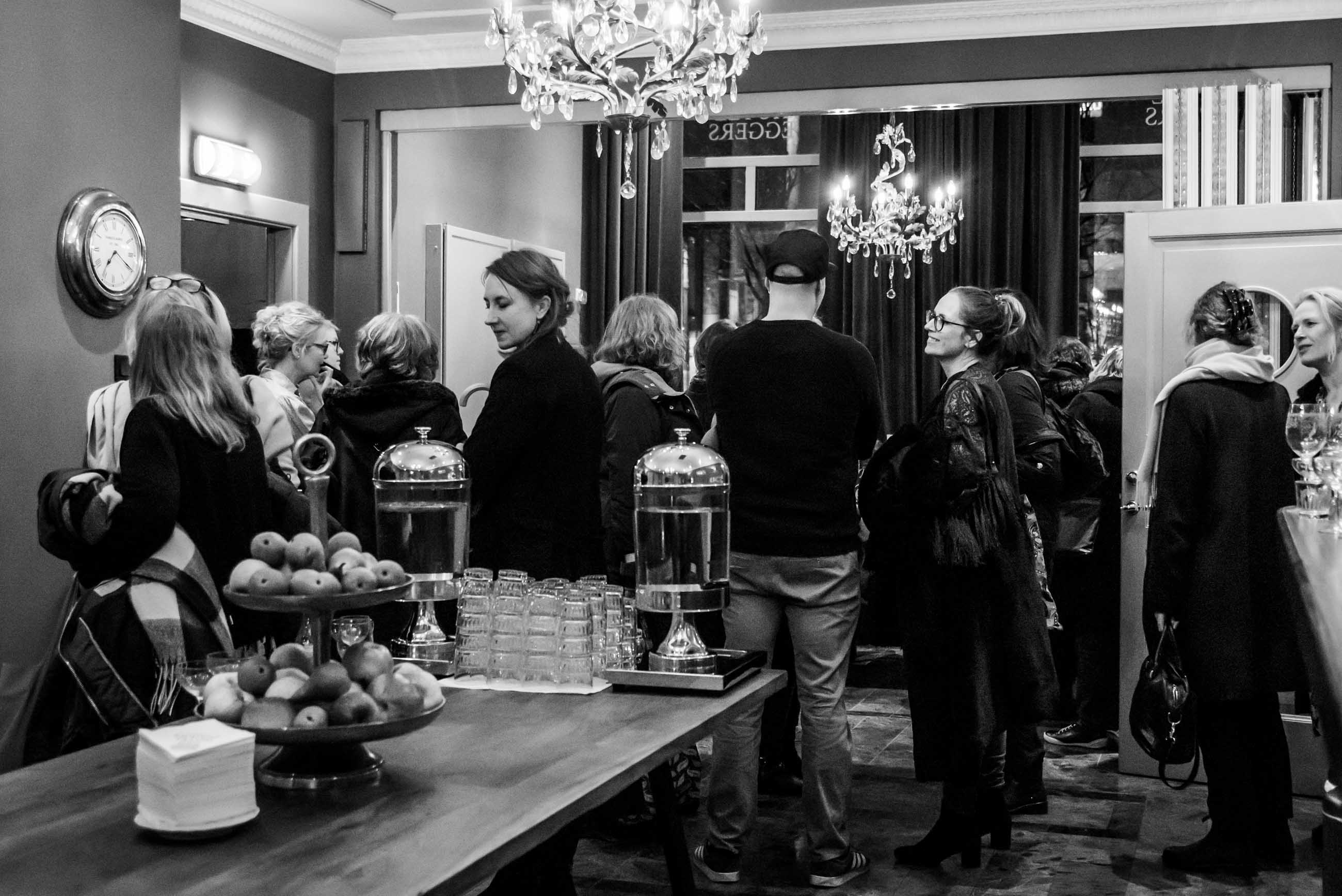 Gäster på författarafton med Anna-Karin Palm på eggers