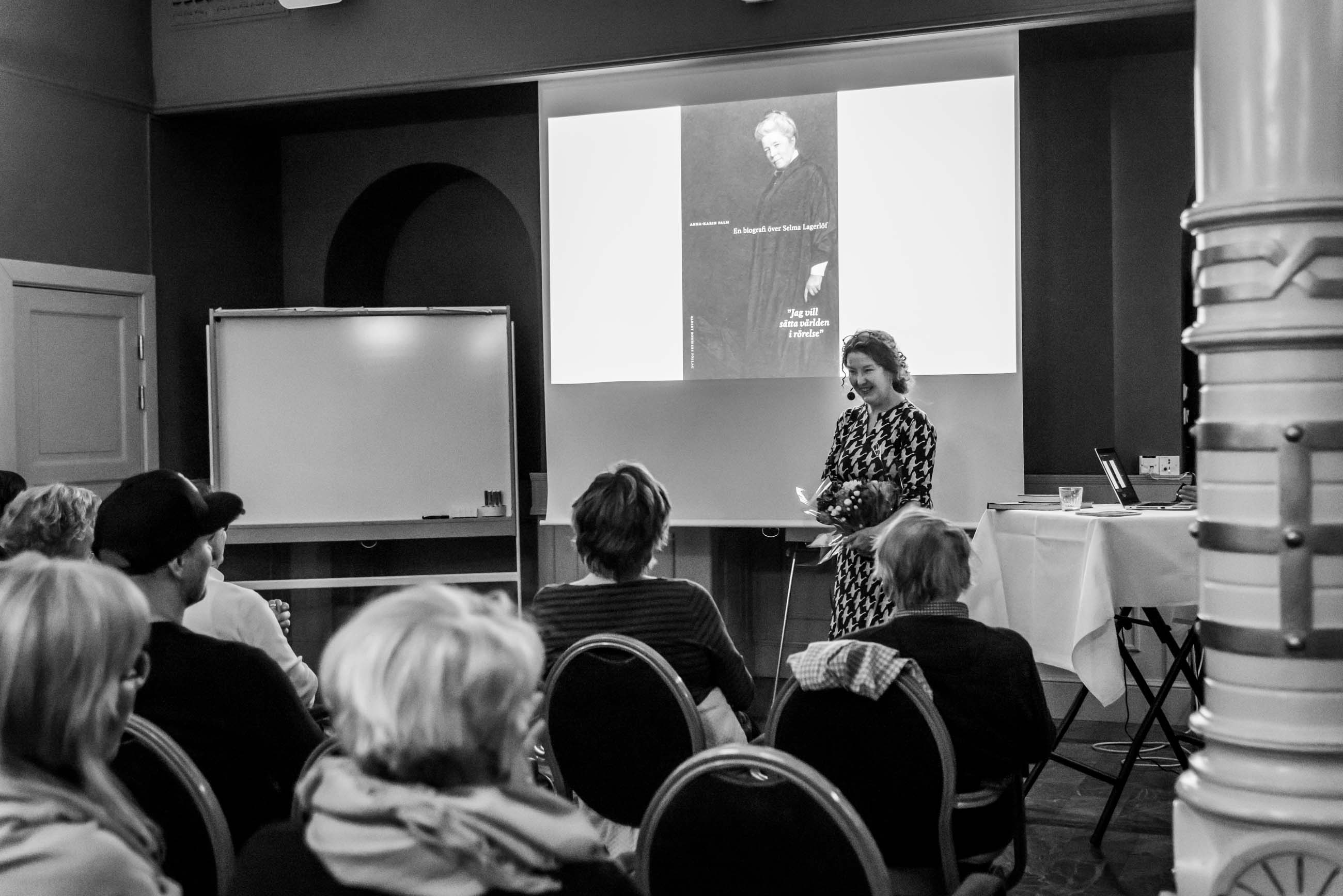 Gäster på författarafton med Anna-Karin Palm på eggers