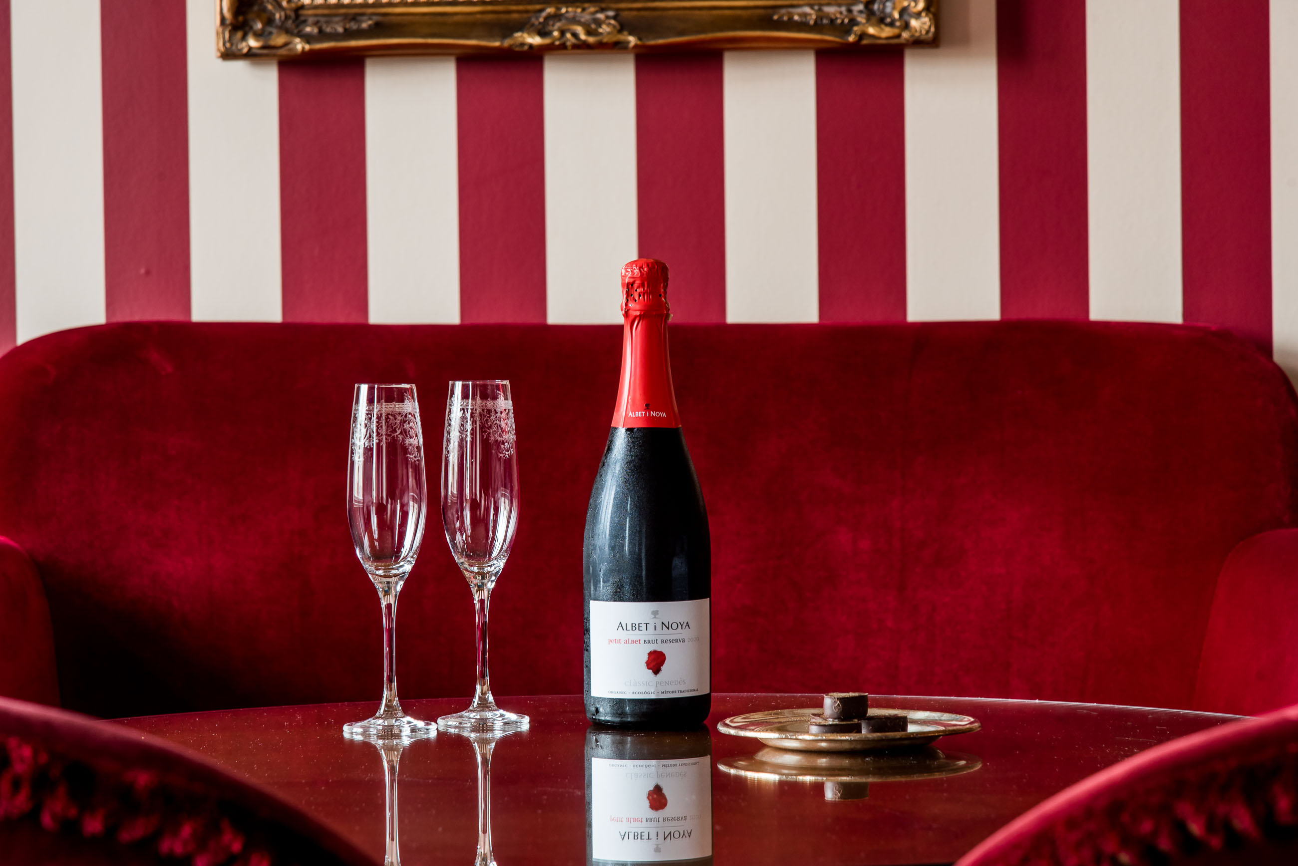 VIP med cava och praliner på hotellrum eggers i göteborg